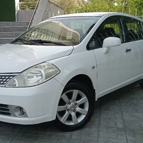 Nissan Tiida 2008