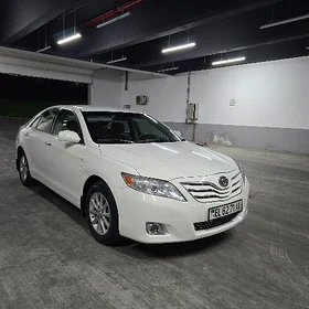 Toyota Camry 2010