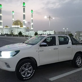 Toyota Hilux 2021