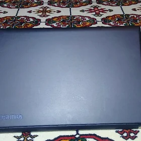 Nowutbuk toshiba i7