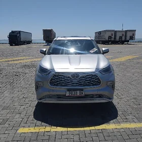 Toyota Highlander 2021