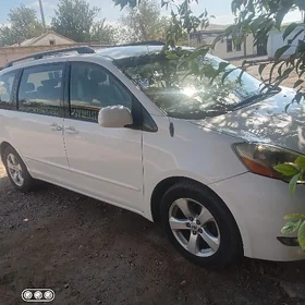 Toyota Sienna 2008