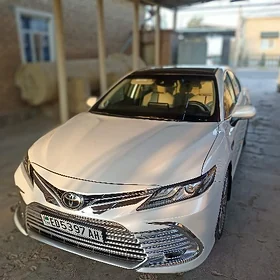 Toyota Camry 2021