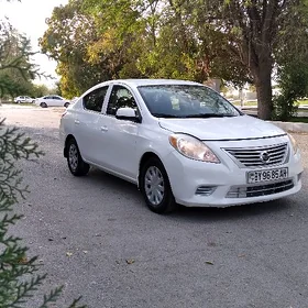 Nissan Versa 2013