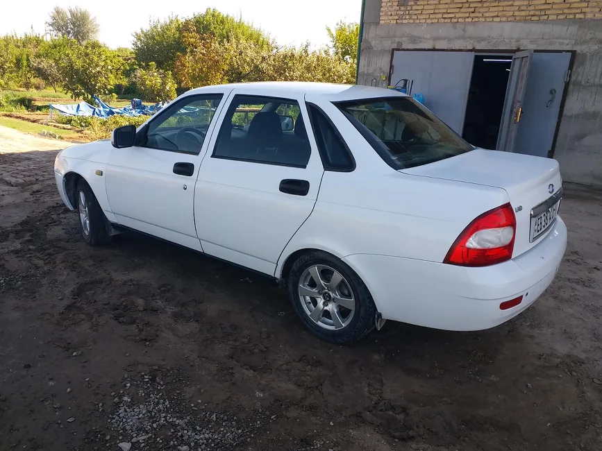Lada Priora 2012 - 1