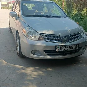 Nissan Tiida 2008