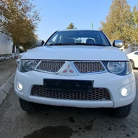 Mitsubishi L200 2010
