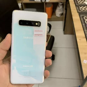 Samsung S10