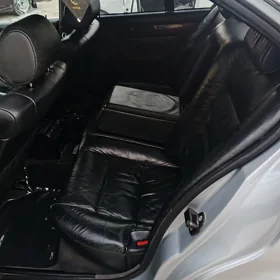e34 salon