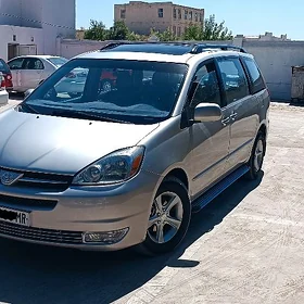 Toyota Sienna 2004