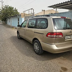 Toyota Sienna 2002