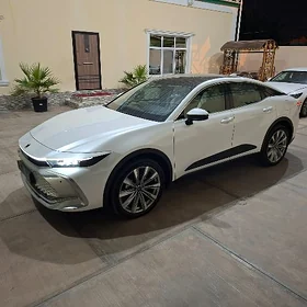 Toyota Crown 2023