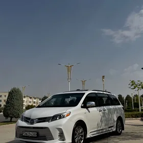 Toyota Sienna 2020