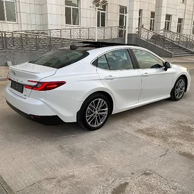 Toyota Camry 2025