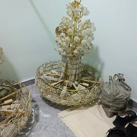 Люстралар...