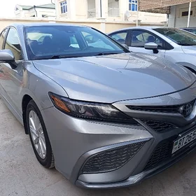 Toyota Camry 2021