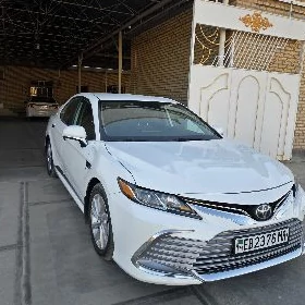 Toyota Camry 2021