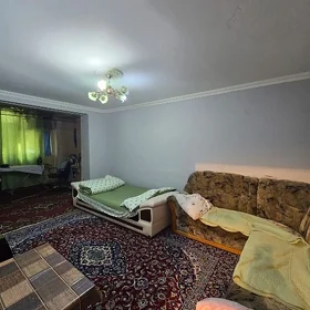 Satlyk 2 kom 1 etaj 6 mkr мкр