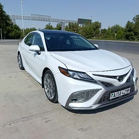 Toyota Camry 2021