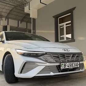 Hyundai Elantra 2024
