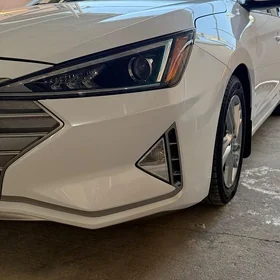 Hyundai Elantra 2020