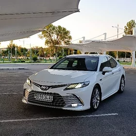 Toyota Camry 2021
