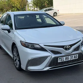 Toyota Camry 2021