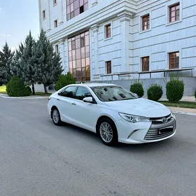 Toyota Camry 2017