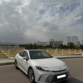 Toyota Camry 2025