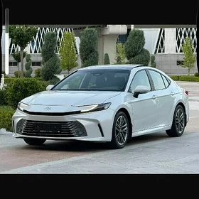 Toyota Camry 2025