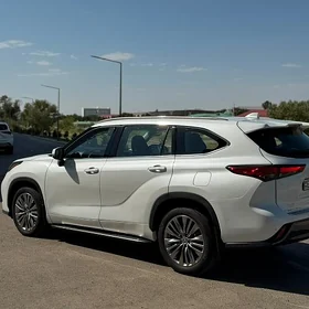 Toyota Highlander 2022