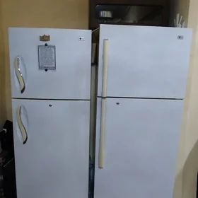 LG Holodilnikler 2 sany
