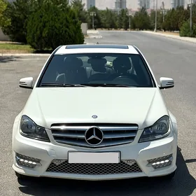 Mercedes-Benz C350 2012
