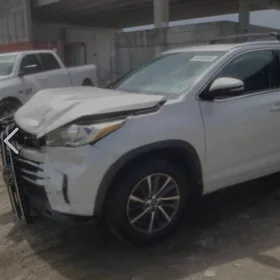 Toyota Highlander 2018