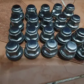 bolt gayka corolla 2011