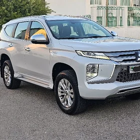 Mitsubishi Pajero 2021