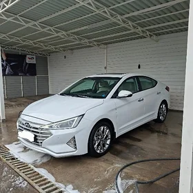 Hyundai Elantra 2019