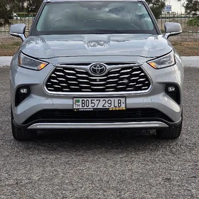 Toyota Highlander 2021