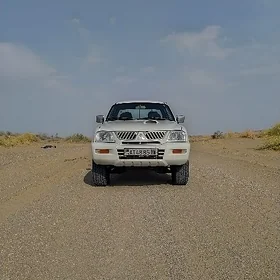 Mitsubishi L200 2004