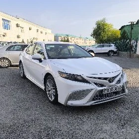 Toyota Camry 2021