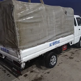 Hyundai H-1 1998
