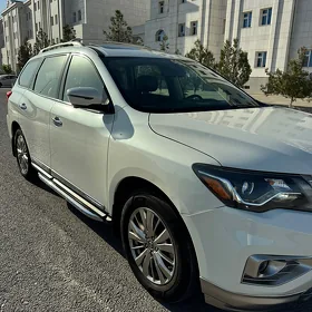 Nissan Pathfinder 2019