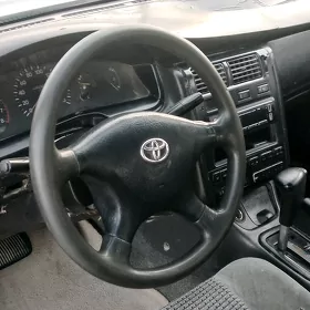 Toyota Corona 1995