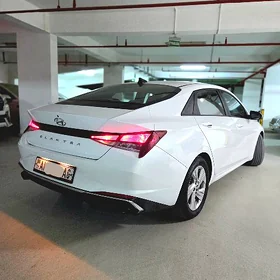 Hyundai Elantra 2021