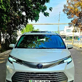 Toyota Sienna 2021
