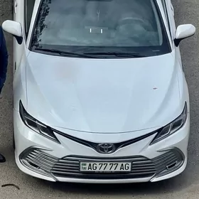 Toyota Camry Hybrid 2021