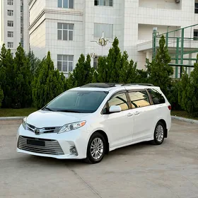 Toyota Sienna 2019