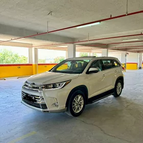 Toyota Highlander 2019