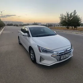 Hyundai Elantra 2020