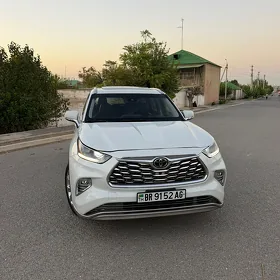 Toyota Highlander 2021